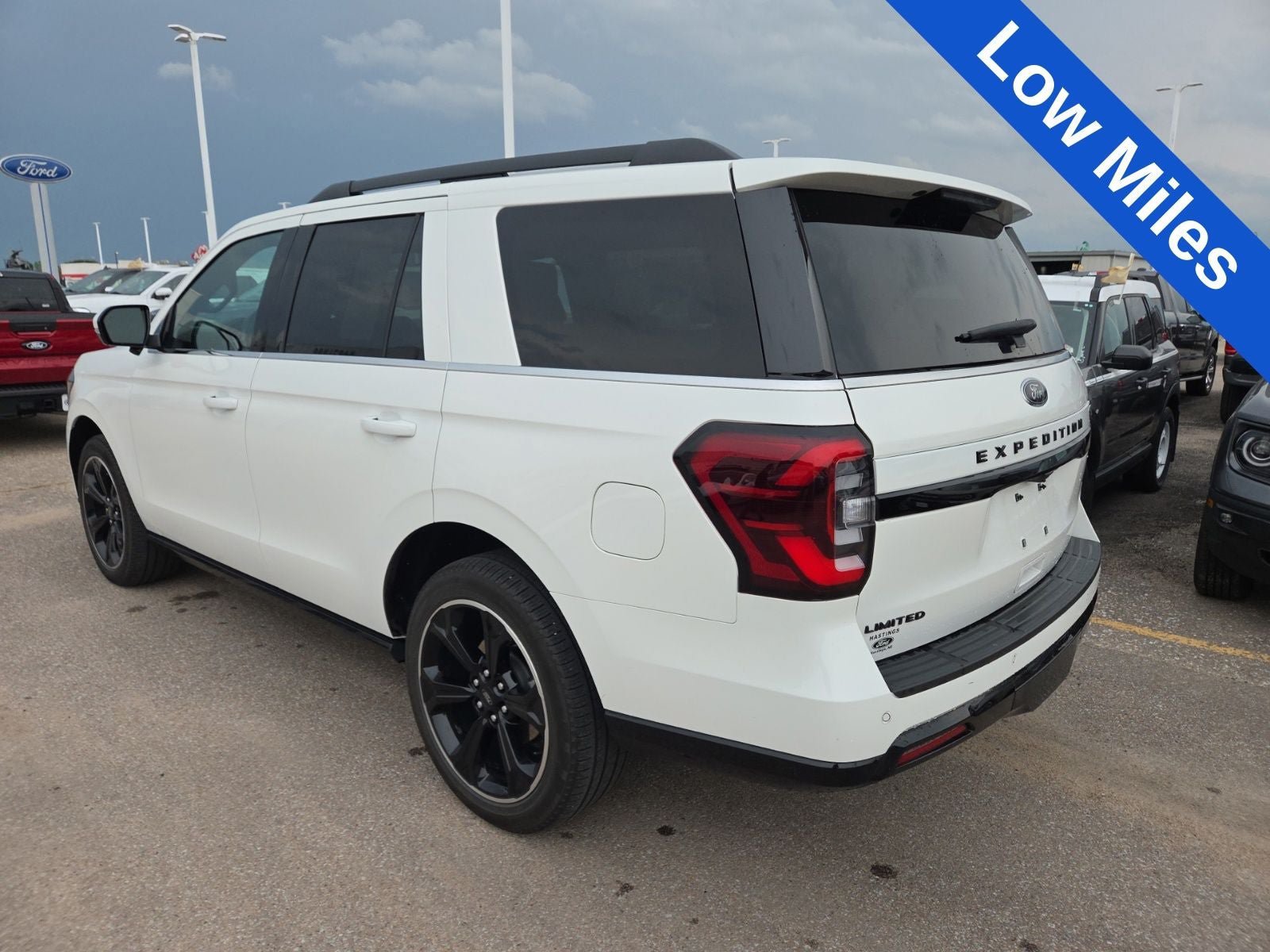 Certified 2024 Ford Expedition Limited AWD/4WD image 3