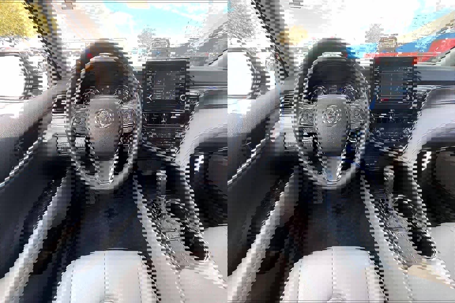 Used 2024 Toyota Camry SE image 5