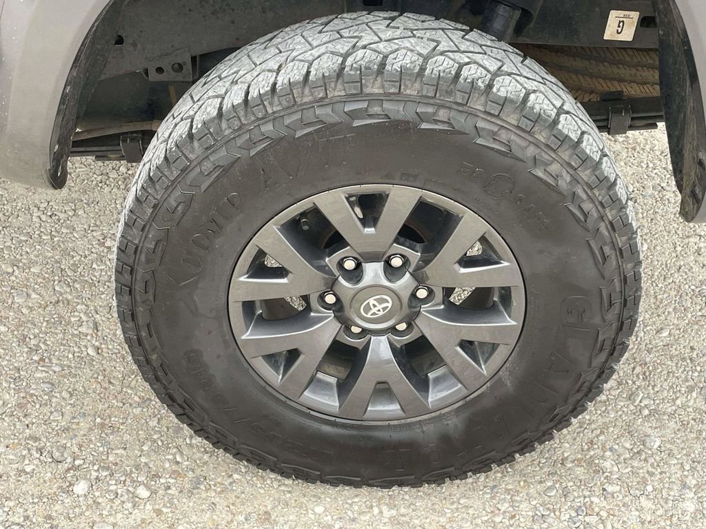 Used 2023 Toyota Tacoma SR5 AWD/4WD image 9