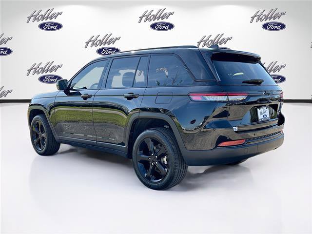 Used 2025 Jeep Grand Cherokee Altitude RWD image 6