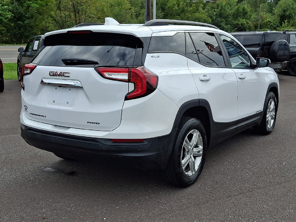 Used 2022 GMC Terrain SLE w/ Driver Convenience Package AWD/4WD image 10