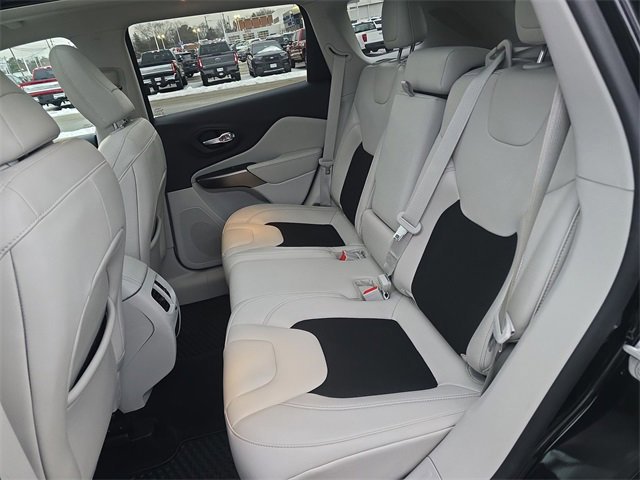 Used 2020 Jeep Cherokee Latitude Plus w/ Comfort/Convenience Group image 22