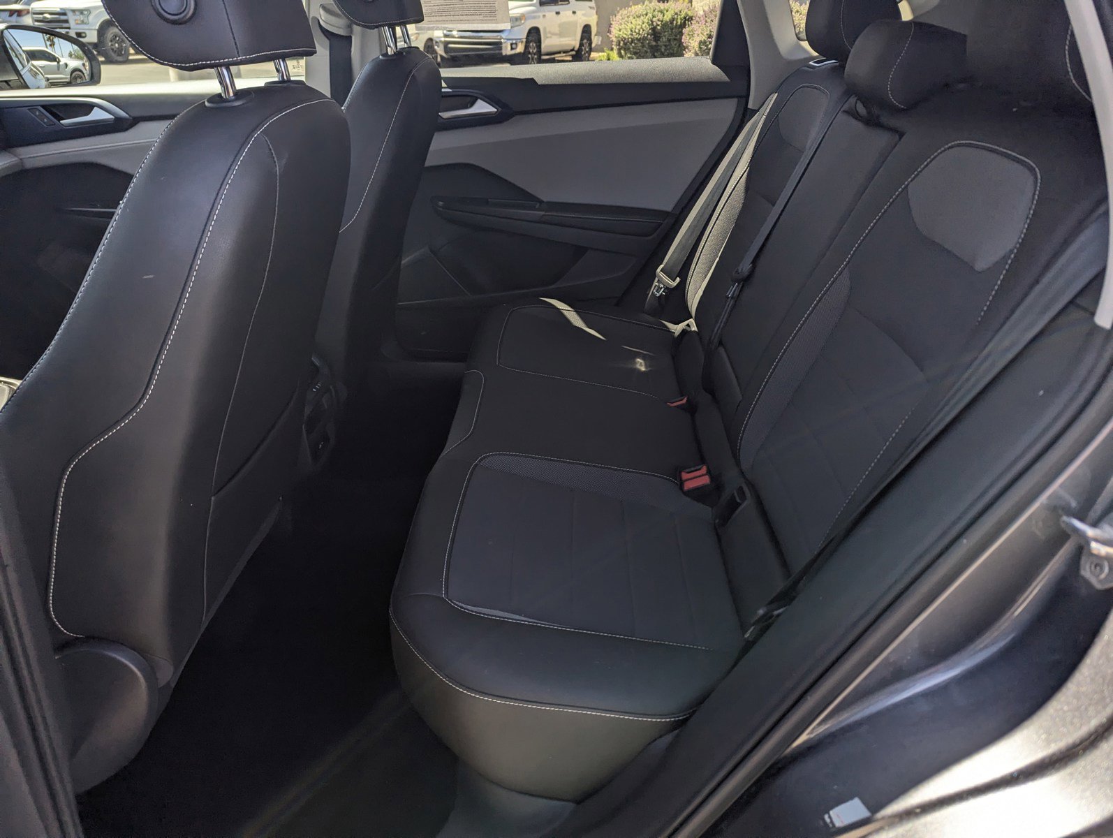 Used 2024 Volkswagen Taos SE FWD image 8
