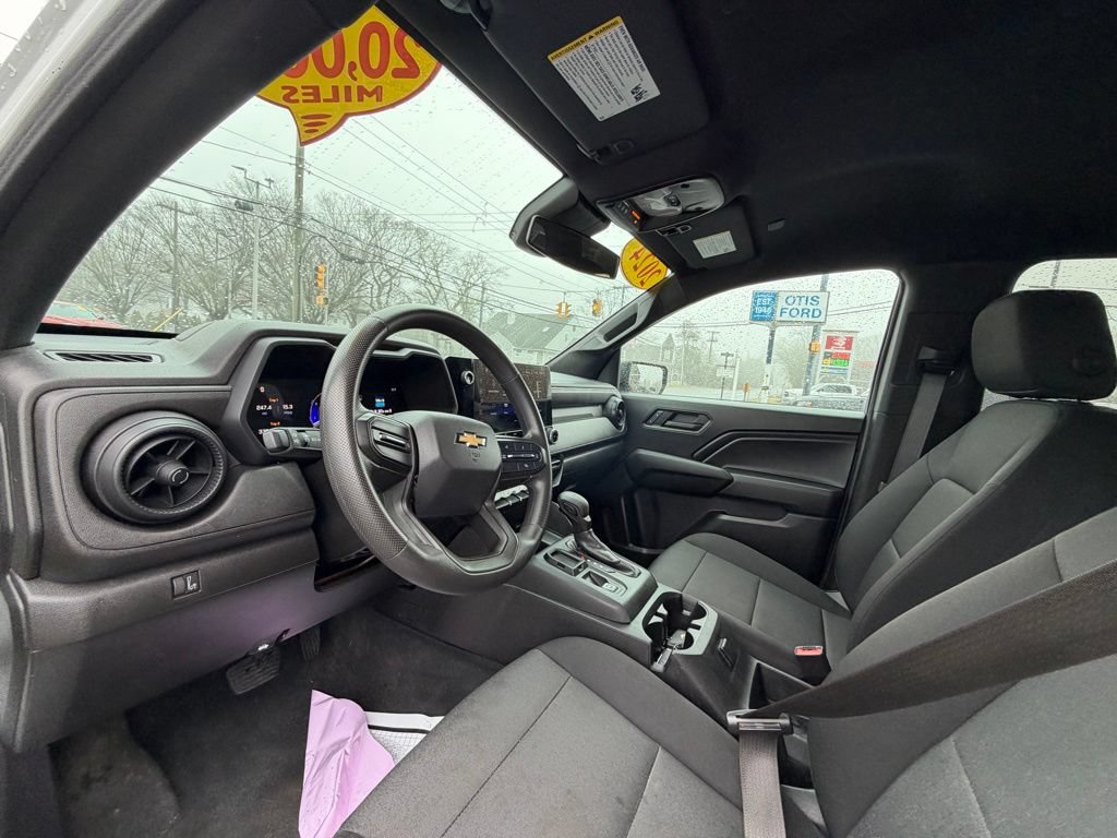 Used 2024 Chevrolet Colorado W/T RWD image 14