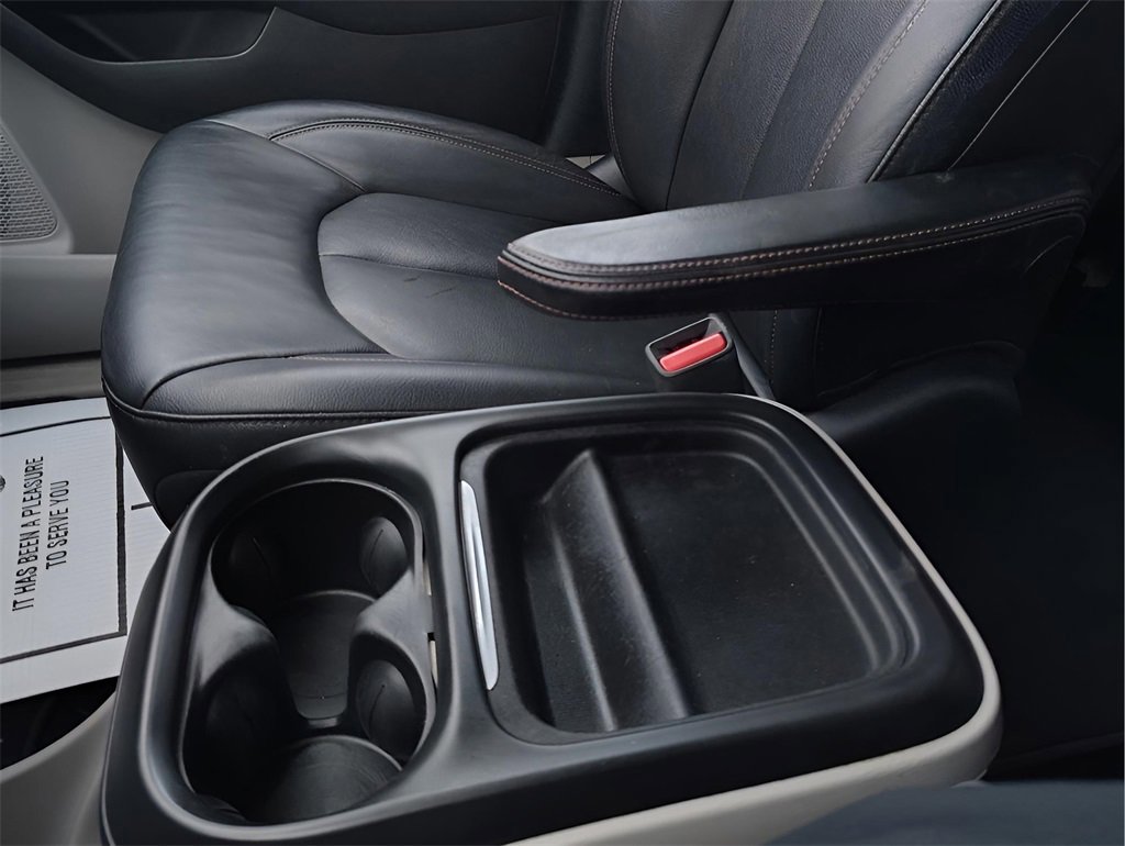 Used 2017 Chrysler Pacifica Touring-L image 23