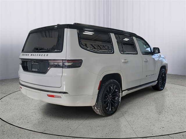 Used 2022 Jeep Grand Wagoneer Series II image 3