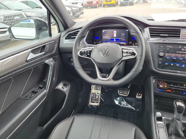 Used 2022 Volkswagen Tiguan SE R-Line AWD/4WD image 14