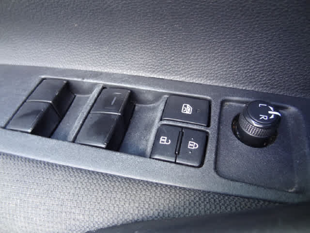Used 2025 Toyota Corolla LE FWD image 15