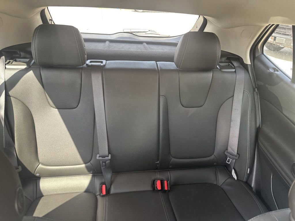 Used 2024 Buick Encore GX Sport Touring FWD image 9