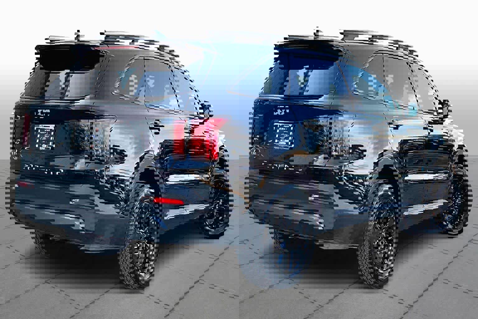 Used 2022 Kia Sorento S image 3