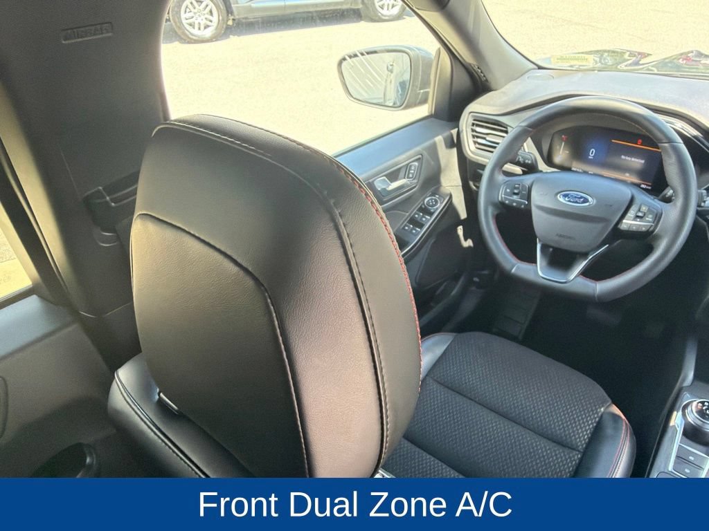 Certified 2025 Ford Escape ST-Line Select AWD/4WD image 17