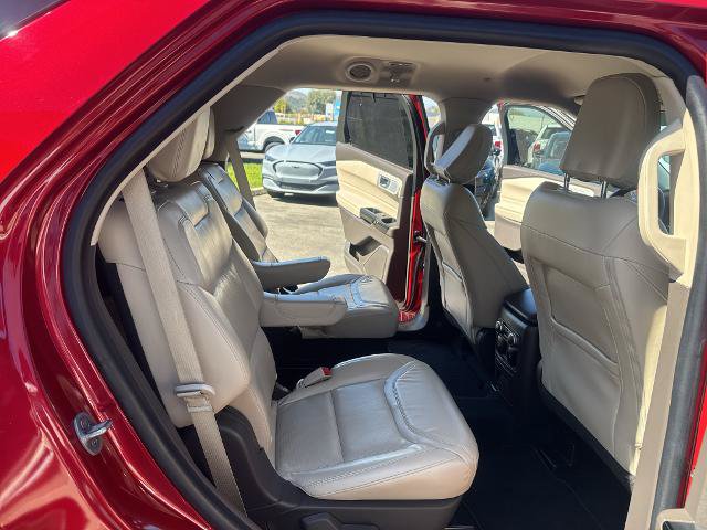 Certified 2022 Ford Explorer Platinum w/ Technology Package AWD/4WD image 24