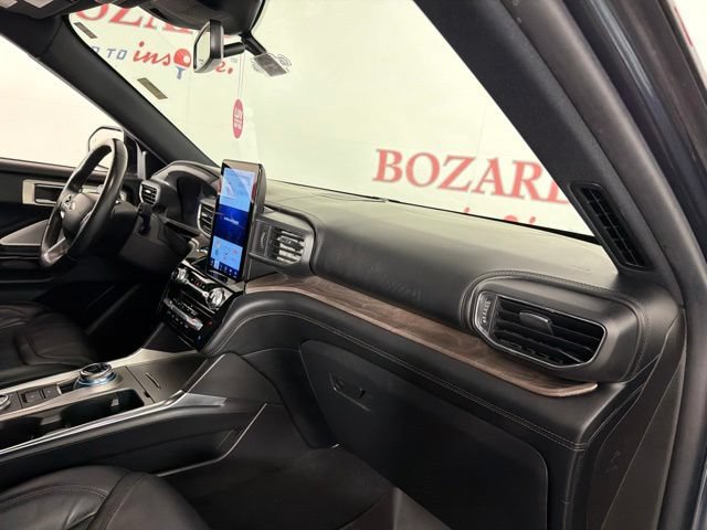 Certified 2023 Ford Explorer Platinum w/ Technology Package AWD/4WD image 17