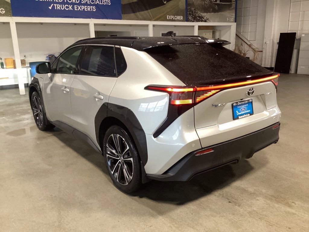 Used 2023 Toyota bZ4X AWD image 3