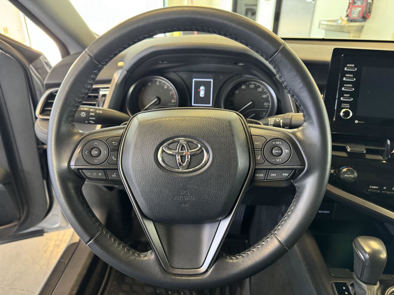 Used 2022 Toyota Camry SE image 12