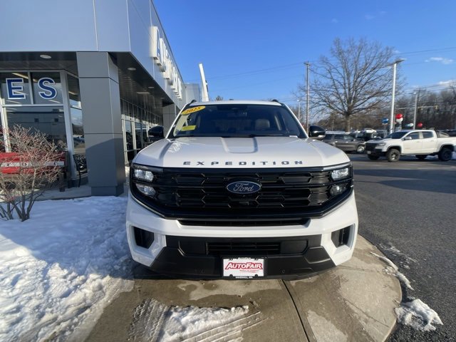 Certified 2025 Ford Expedition Active image 9