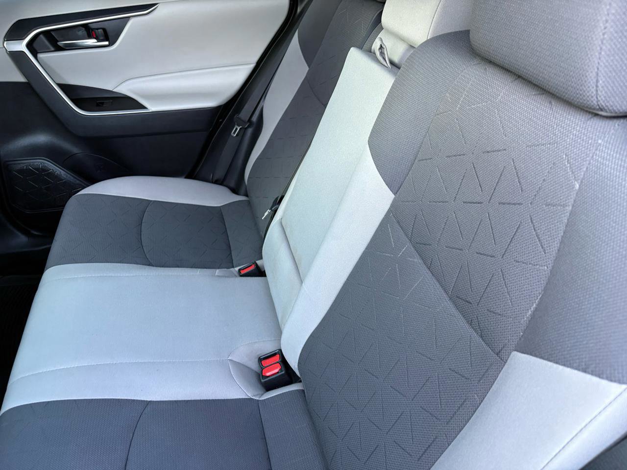 Used 2021 Toyota RAV4 XLE FWD image 35