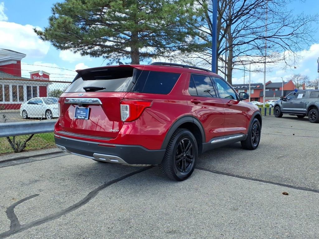 Certified 2022 Ford Explorer XLT w/ Equipment Group 202A AWD/4WD image 6