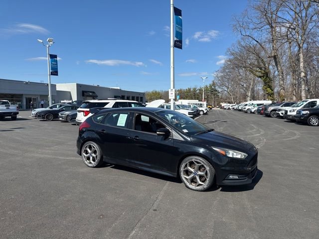 Certified 2017 Ford Focus ST FWD image 7