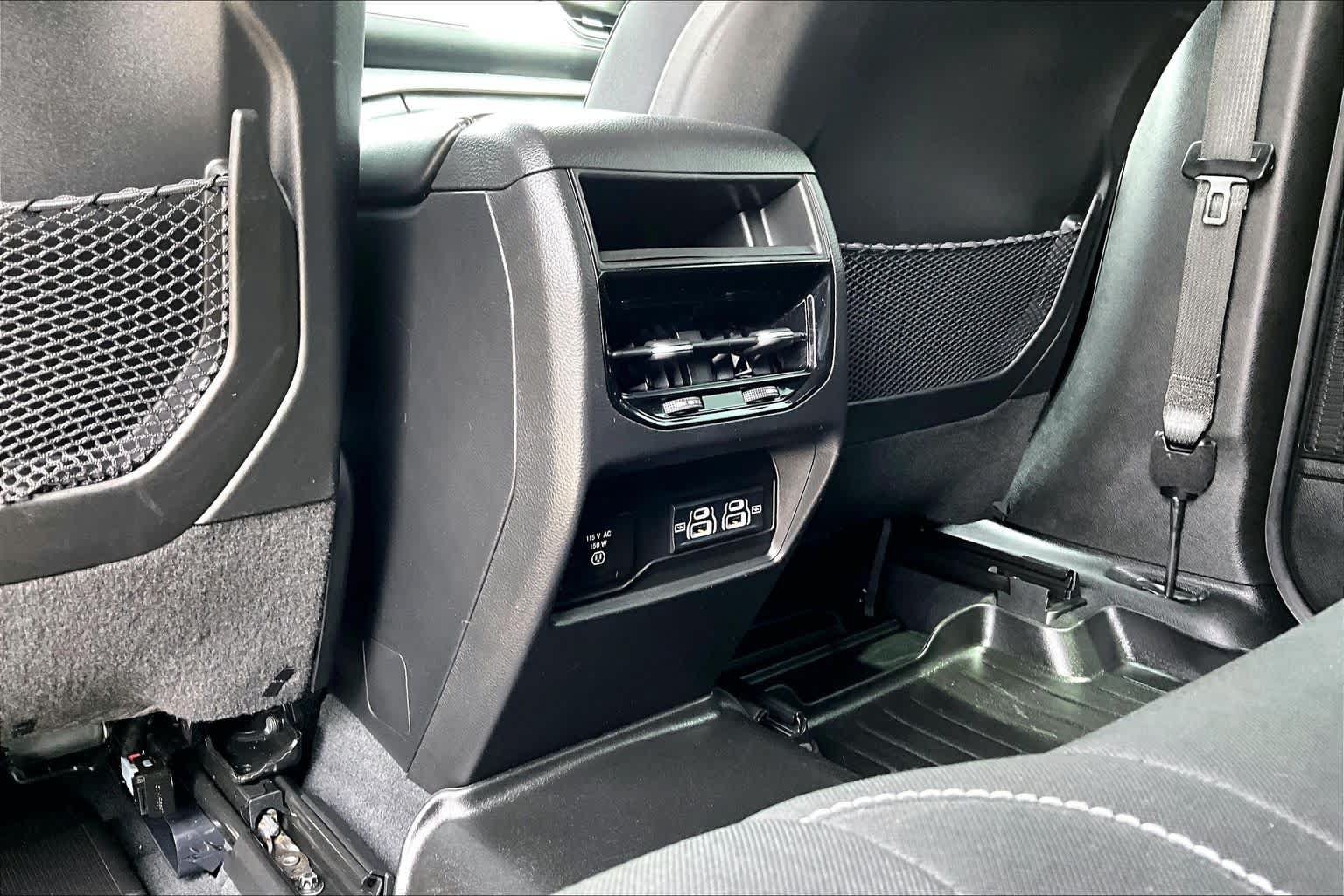 Used 2023 Jeep Grand Cherokee Laredo w/ Luxury Tech Group I AWD/4WD image 36