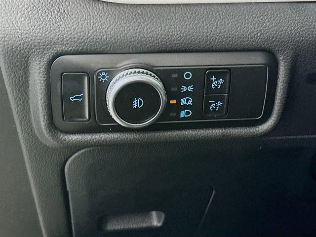 Certified 2022 Ford Explorer XLT w/ Equipment Group 202A image 15