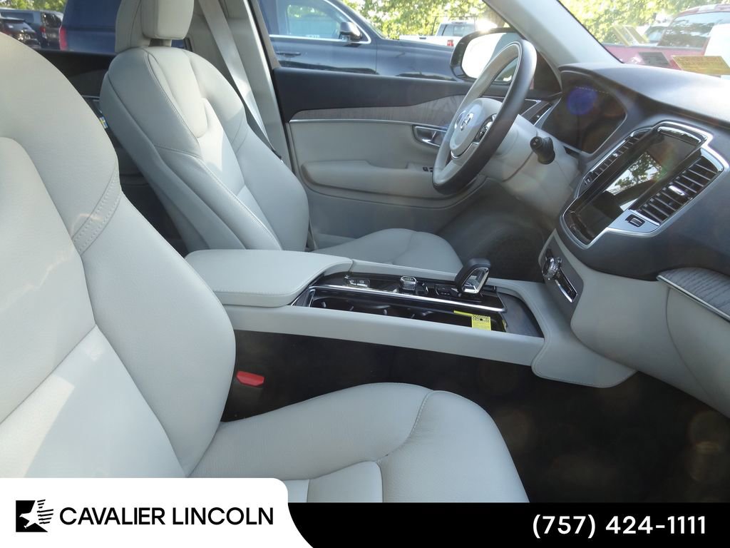 Used 2024 Volvo XC90 B6 Plus AWD/4WD image 8