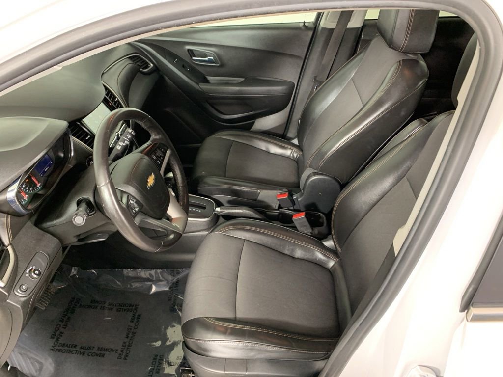 Used 2017 Chevrolet Trax LT w/ Driver Confidence Package FWD image 26