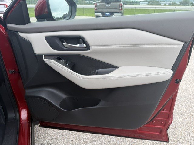 Used 2023 Nissan Rogue SL AWD/4WD image 36