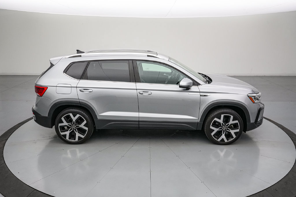 Used 2023 Volkswagen Taos SEL AWD/4WD image 3