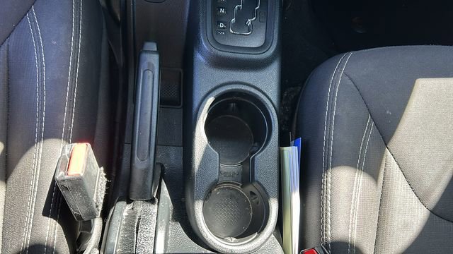 Used 2017 Jeep Wrangler Rubicon w/ Connectivity Group AWD/4WD image 23