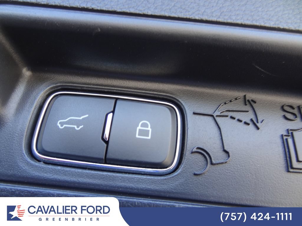 Certified 2025 Ford Explorer ST-Line AWD/4WD image 11