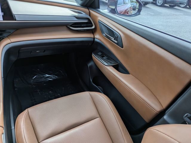 Used 2025 Toyota Crown Signia w/ Advanced Technology Package AWD/4WD image 17