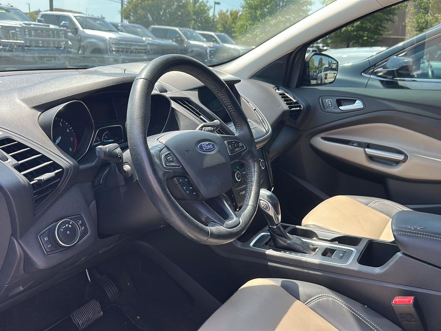 Certified 2019 Ford Escape SEL FWD image 2