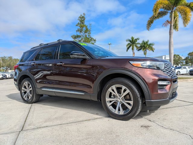 Certified 2020 Ford Explorer Platinum w/ Premium Technology Package image 2