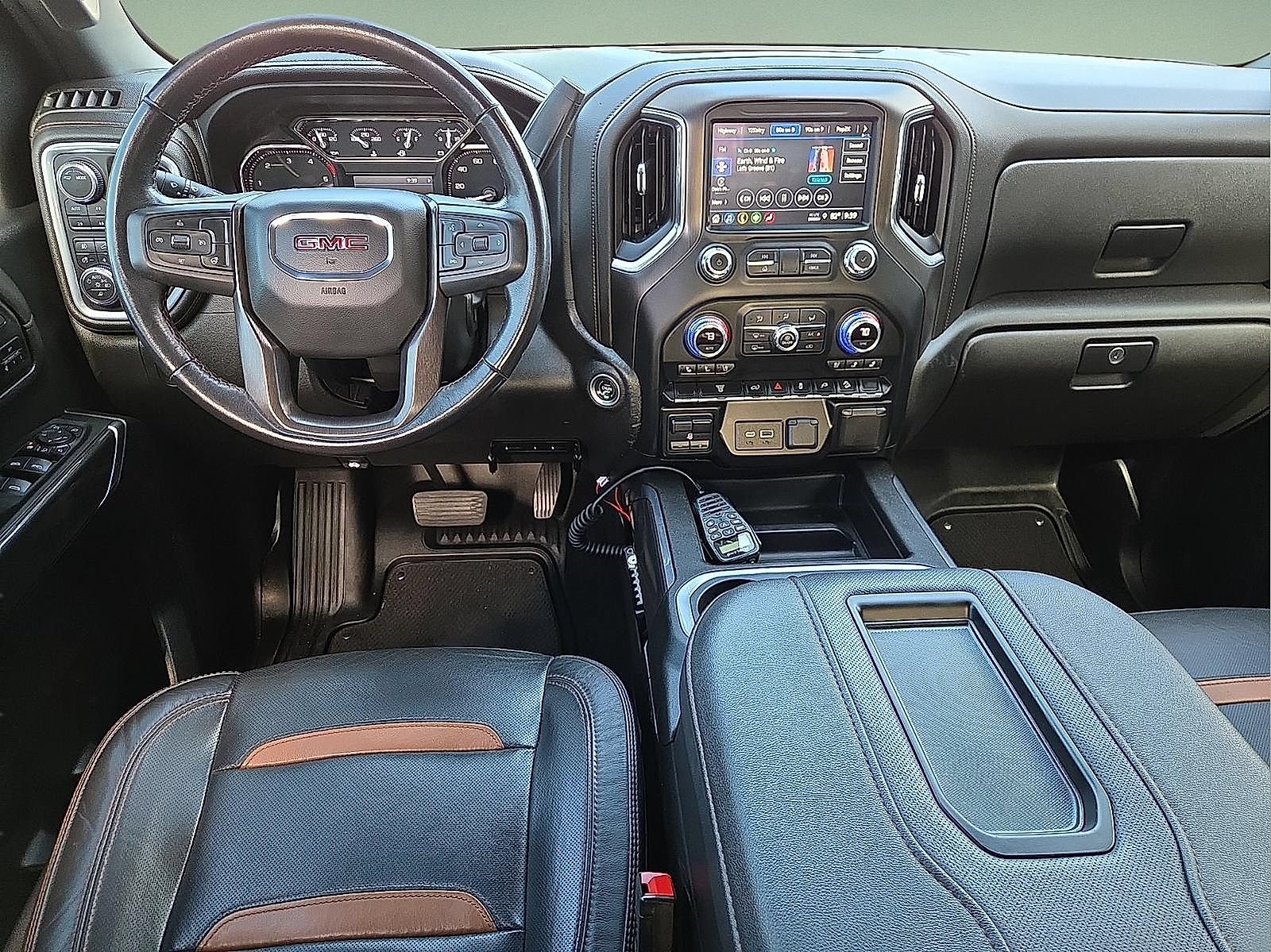 Used 2022 GMC Sierra 2500 AT4 w/ Gooseneck/5TH Wheel Package AWD/4WD image 11