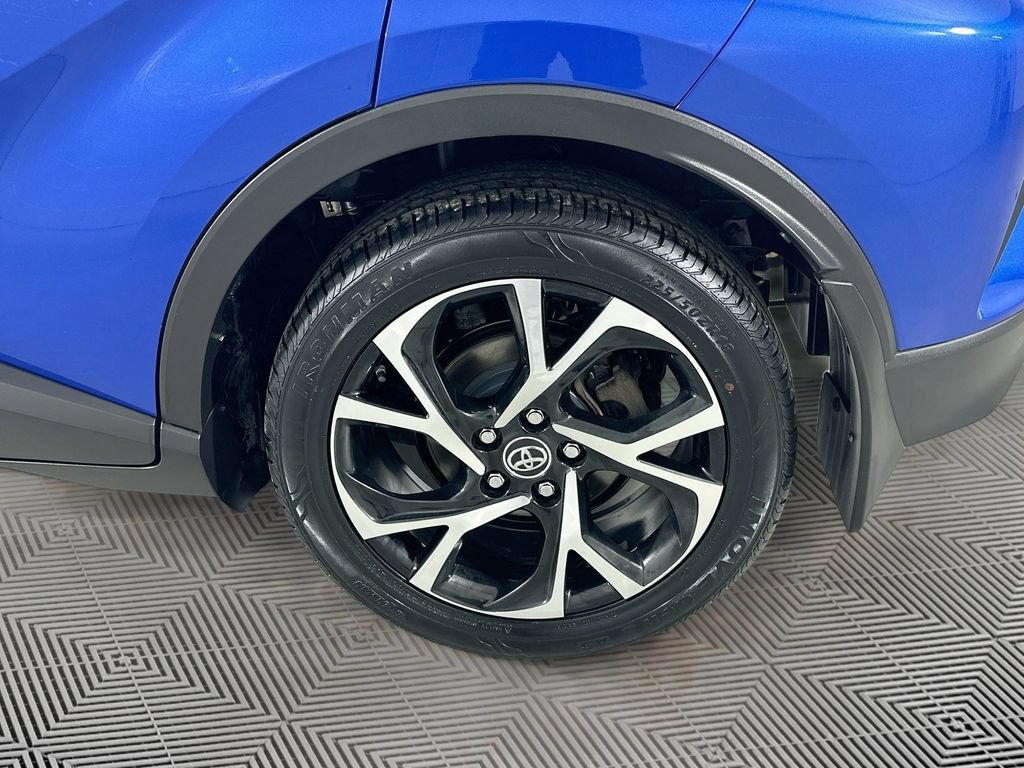 Used 2018 Toyota C-HR XLE FWD image 28