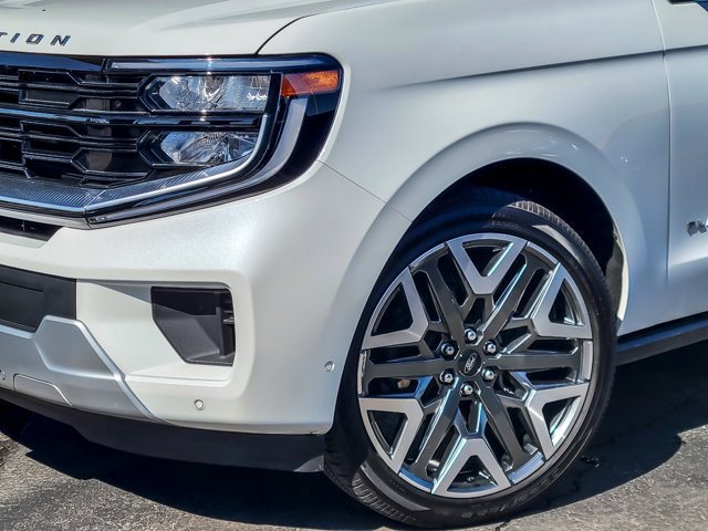 Certified 2025 Ford Expedition Platinum w/ Platinum Ultimate Package image 9