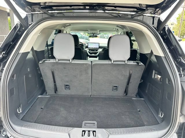 Certified 2025 Ford Explorer Active w/ Active Comfort Package AWD/4WD image 15