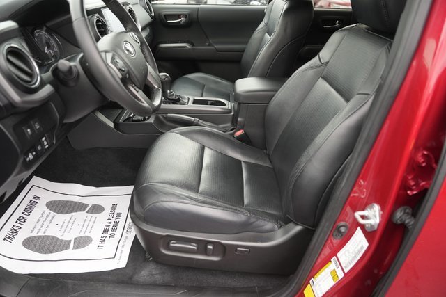 Used 2021 Toyota Tacoma TRD Off-Road image 9