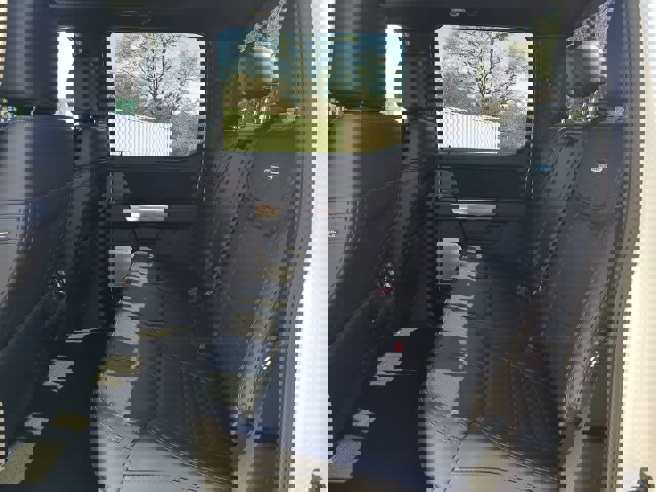 Certified 2025 Ford F450 Platinum w/ FX4 Off-Road Package image 12