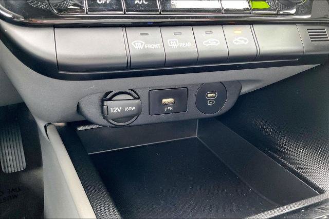 Used 2024 Hyundai Elantra SEL FWD image 31