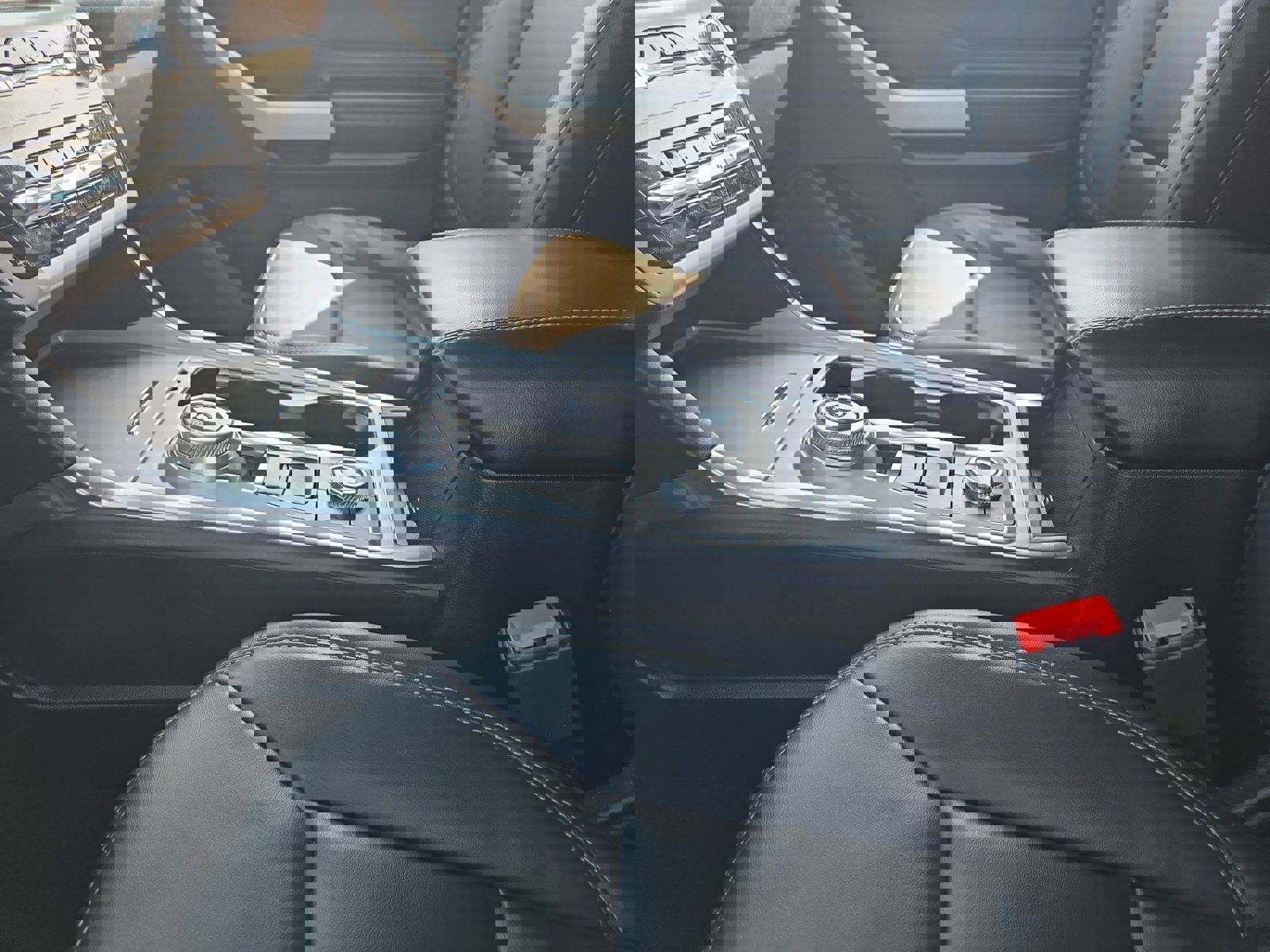 Certified 2023 Ford Explorer XLT w/ Equipment Group 202A image 22