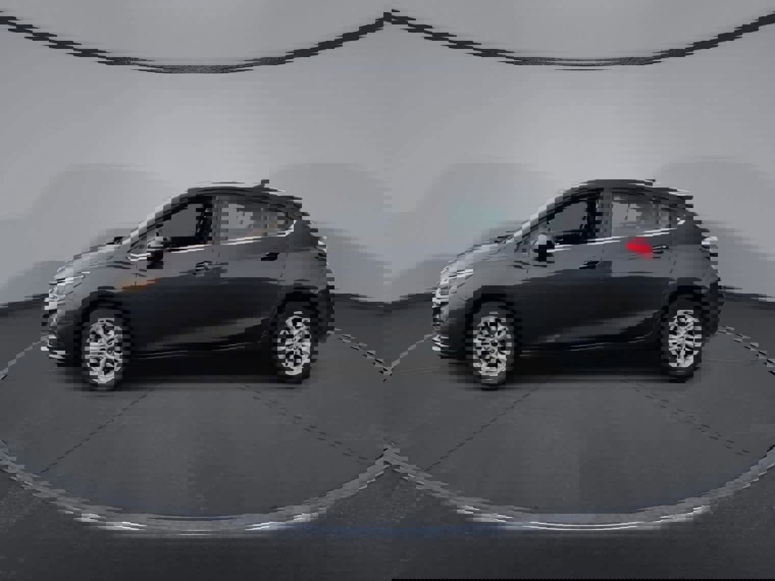 Used 2018 Chevrolet Cruze LT w/ Convenience Package image 4