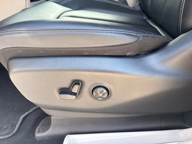 Used 2024 Chrysler Pacifica Limited FWD image 12