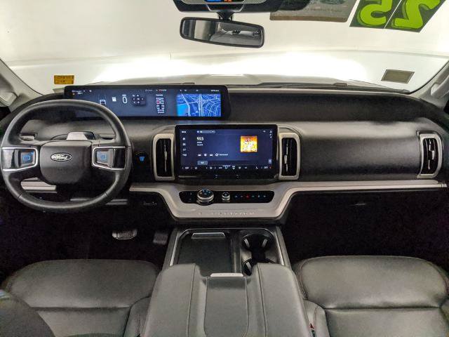 Certified 2025 Ford Expedition Active AWD/4WD image 7