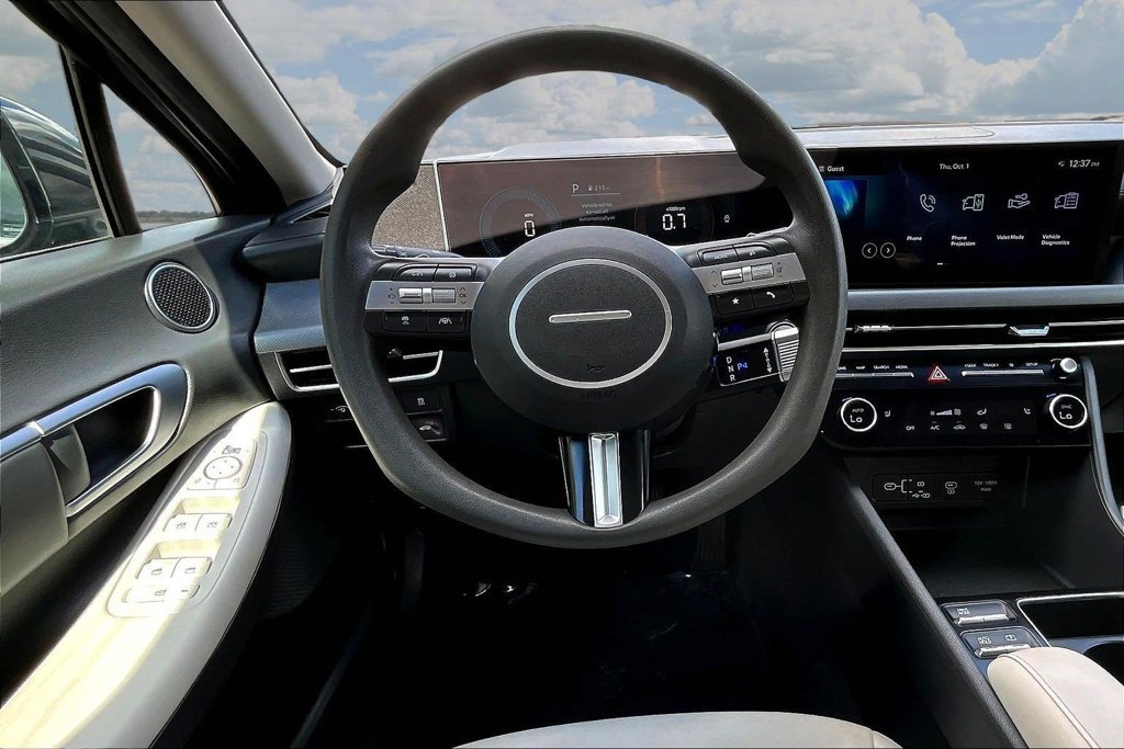 Used 2025 Hyundai Sonata SEL FWD image 10