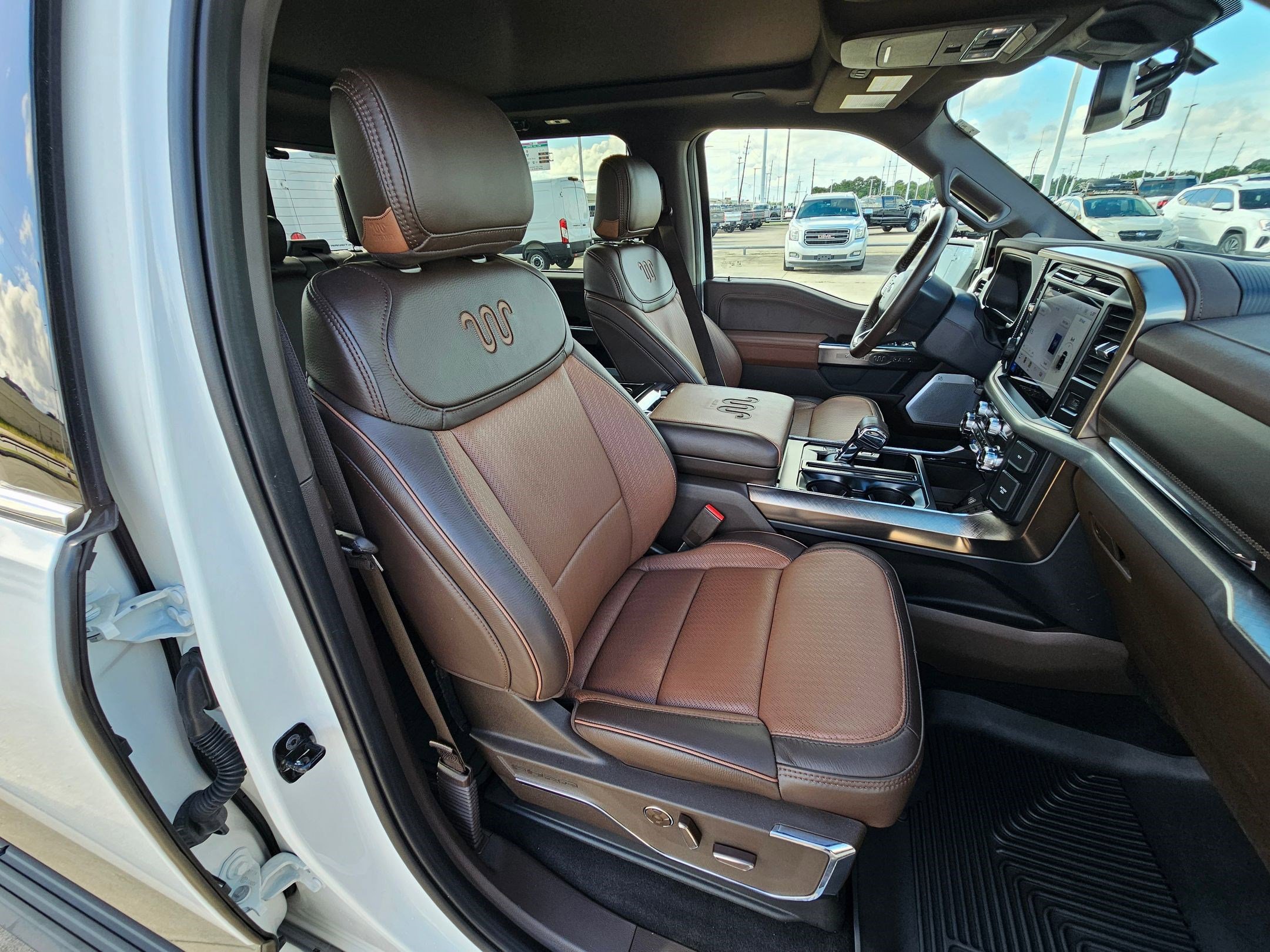 Certified 2025 Ford F150 King Ranch AWD/4WD image 32