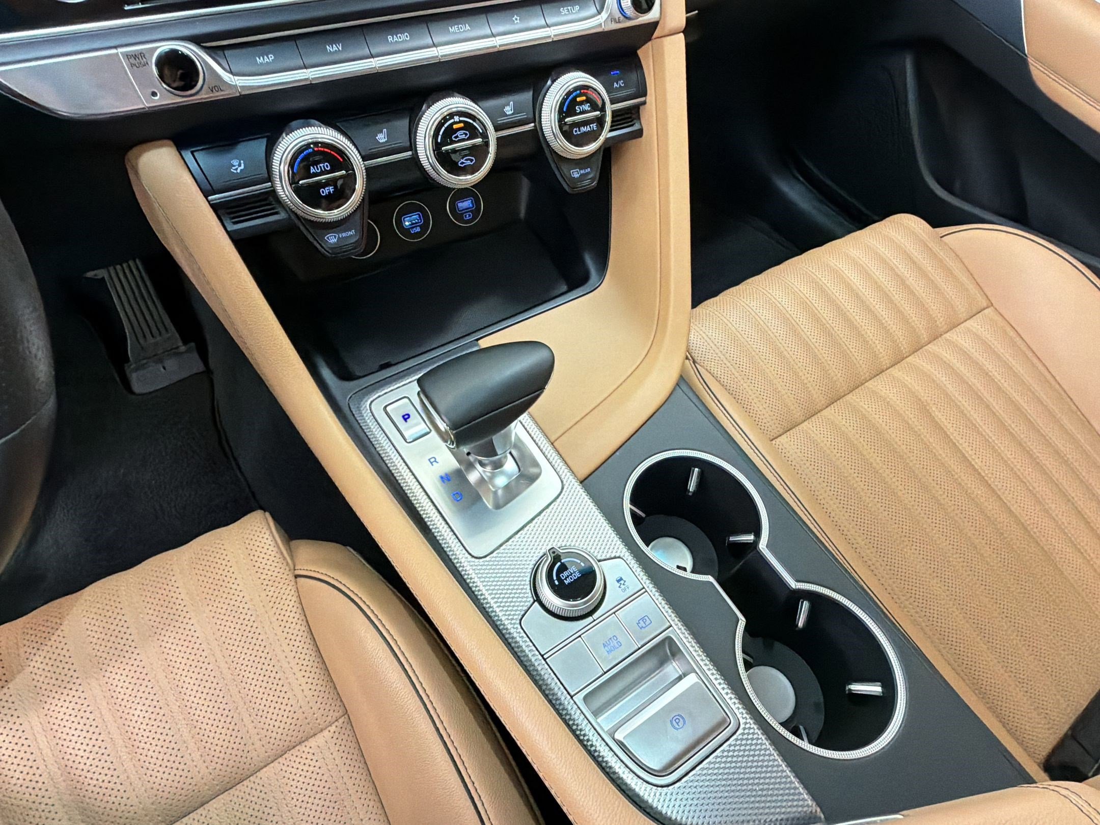 Used 2022 Genesis G70 3.3T image 18