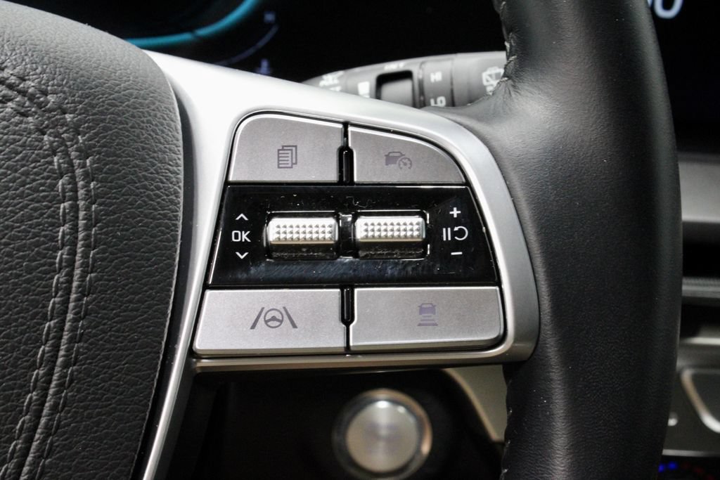 Used 2025 Kia Telluride LX FWD image 30