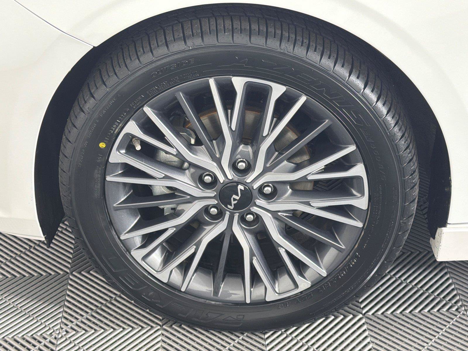Used 2022 Kia Forte GT-Line w/ GT-Line Technology Package FWD image 11